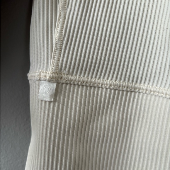 Power Pivot Ribbed Tank - Picture 3 of 5